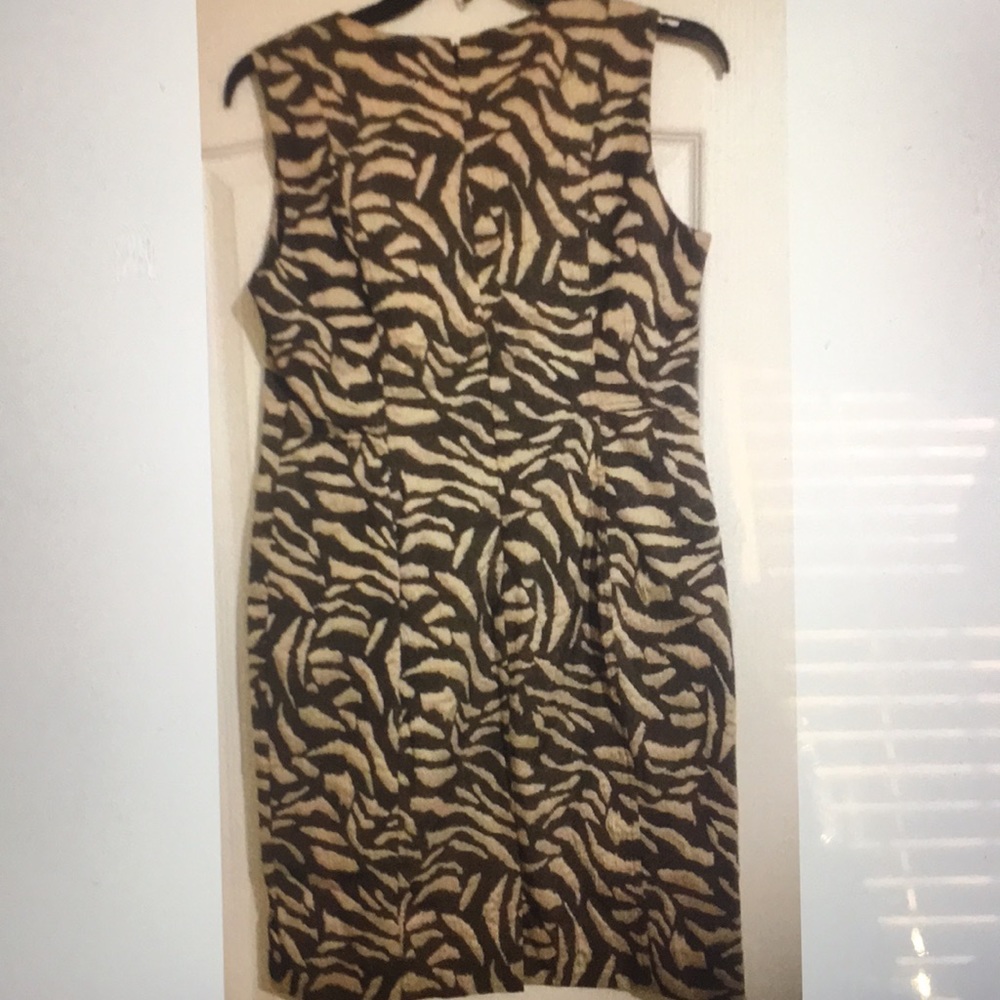 Ladies dress - Picture 4 of 5